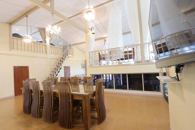 Villa with yard, BBQ & pool | Suitable for remote work — photo 4