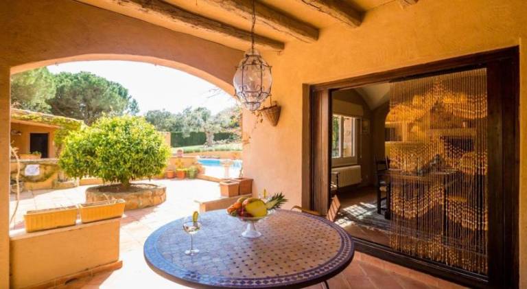 Fully equipped villa with BBQ, private pool & patio | Pets allowed — photo 3