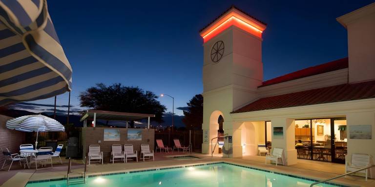 Apartment with pool | Pets are welcome — photo 2