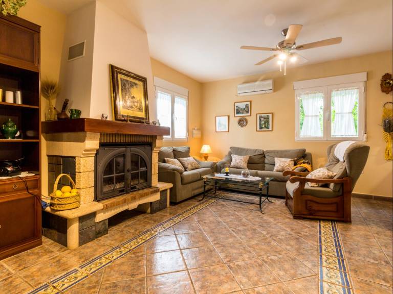 Fully equipped rental with barbeque, yard & patio | Pets are welcome — photo 2