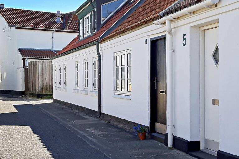 Fully equipped beautiful house with barbeque, yard & patio | Beach nearby | Pet-friendly — photo 5