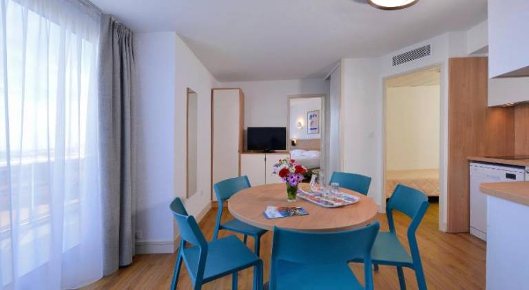 Lovely holiday apartment with terrace, yard & pool | Pets allowed — photo 4