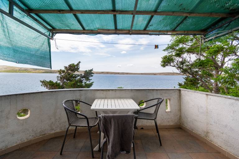 Studio flat near beach Vidalići, Pag (AS-6519-b) in Senj
