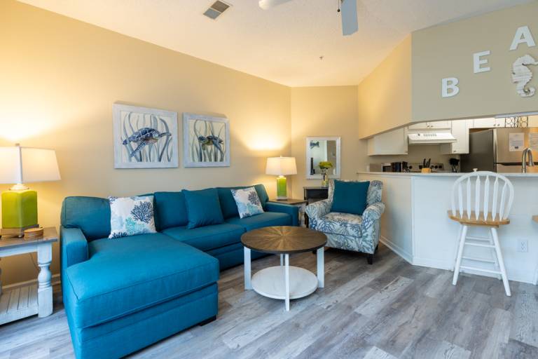 48 Ocean Breeze: Pet Friendly, Pool Views, Free Bikes, Tennis, Walk to Beach in Hilton Head Island, SC