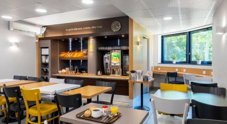 B&B HOTEL Cholet Sud — photo 3