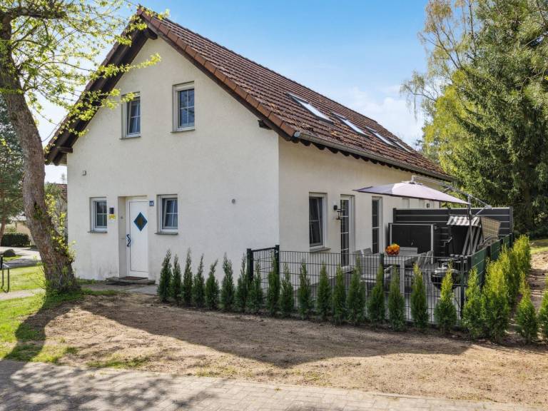 House with terrace, BBQ & yard | Nature view — photo 2