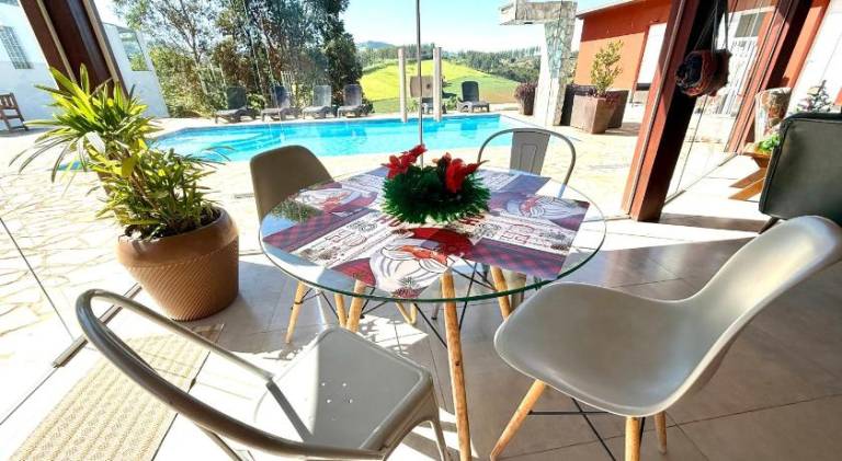 Vacation home with pool — photo 5