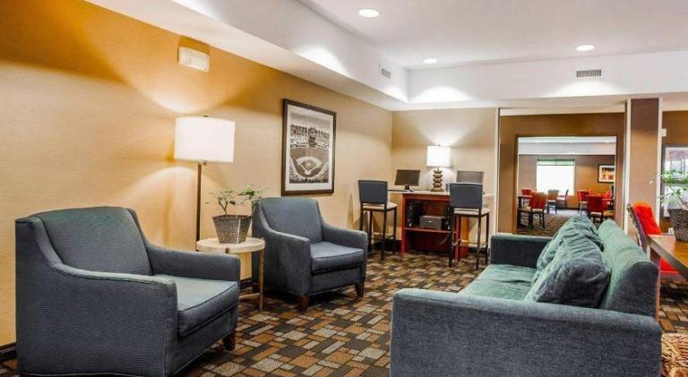Comfort Suites Independence - Kansas City — photo 3
