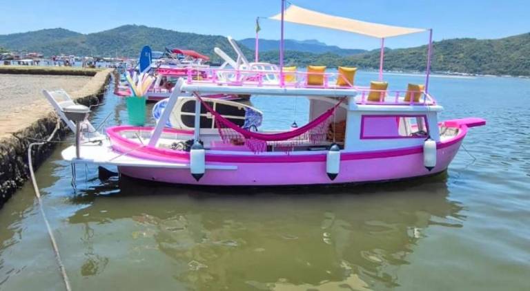 Boat with 1 room for 20 persons in Paraty
