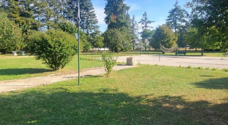 Villa with garden, pool & BBQ | Perfect for remote work | Pet-friendly in Montargis