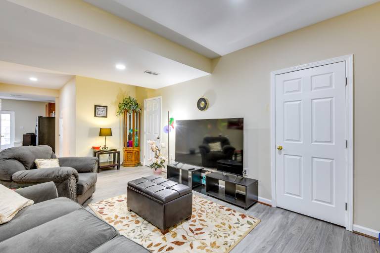 Pets Welcome Cozy Family Apartment in Sterling