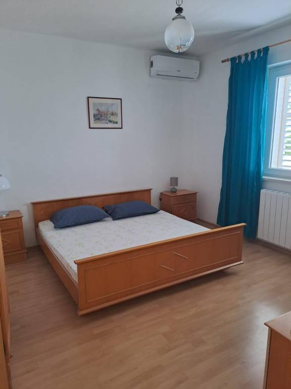 Three bedroom apartment with terrace and sea view Brela, Makarska (A-18495-b) — photo 4