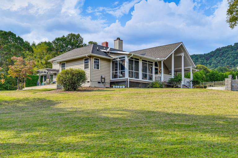 Mtn Views, Deck, Porches & Patio: Asheville Escape — photo 2