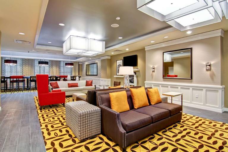 Hampton Inn & Suites Cincinnati-Downtown — photo 5