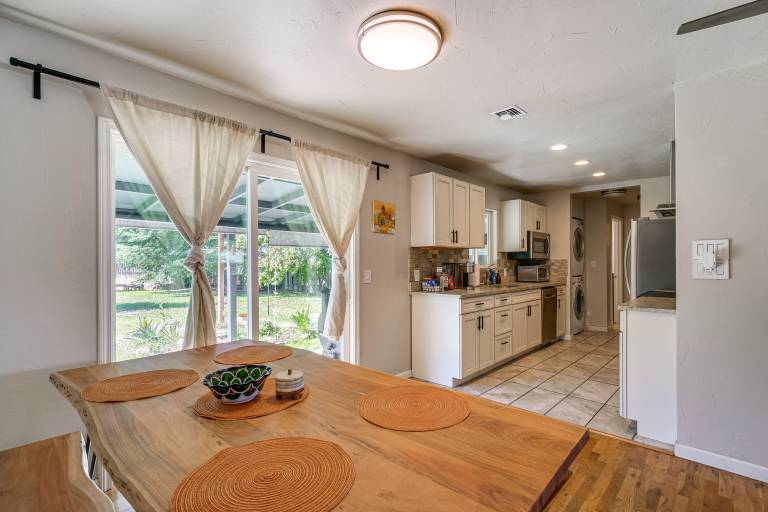 Walk to Rogue X: Medford Family Home w/ Large Yard — photo 4