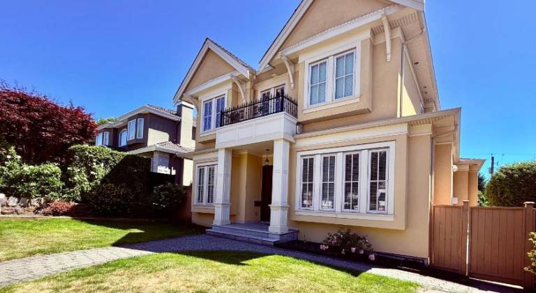 Peaceful Retreat in Arbutus