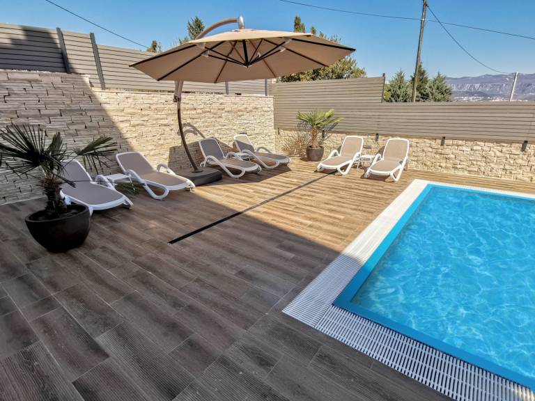 Holiday apartment with BBQ & pool — photo 5