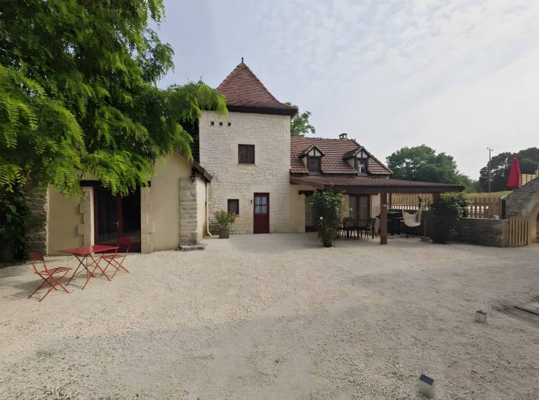 House with pool, barbeque & yard | Garden view — photo 4