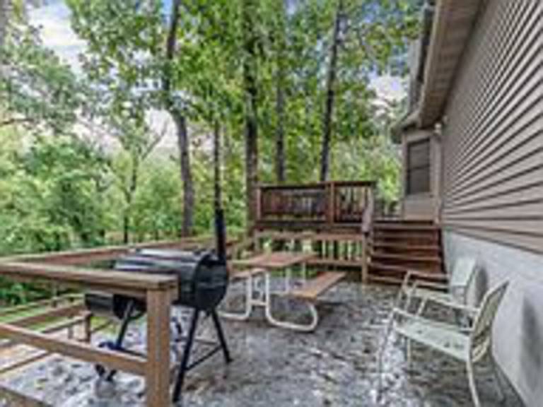 Family-oriented house with yard & terrace | Pets are welcome — photo 2