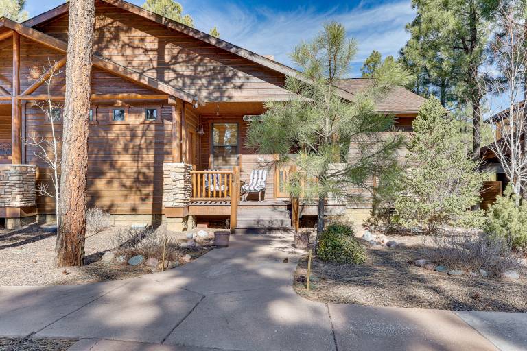 Rustic Retreat w/ Spacious Deck in Show Low! — photo 3