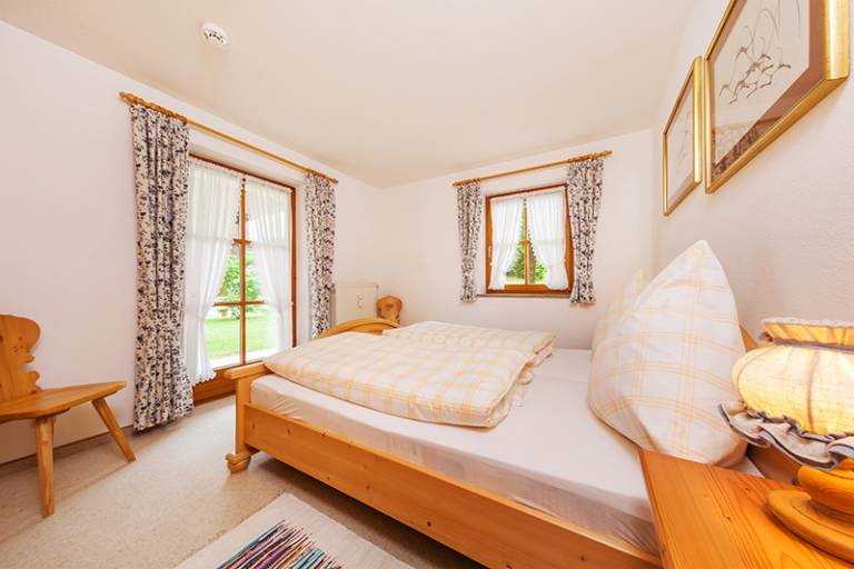 Holiday apartment with patio & garden | Garden view — photo 5