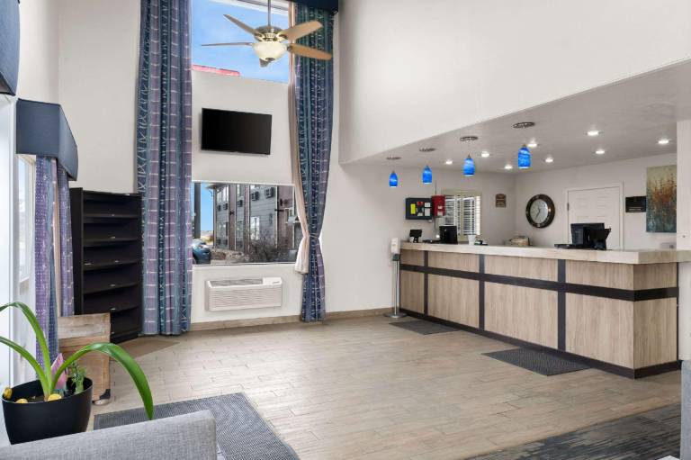 Quality Inn Cheyenne I-25 South — photo 4