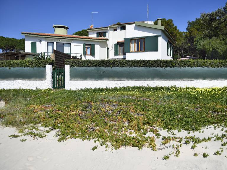 Fully equipped wonderful villa with terrace, garden & barbecue | Sea view | Close to the beach | Good for workation | Pet-friendly in Pula
