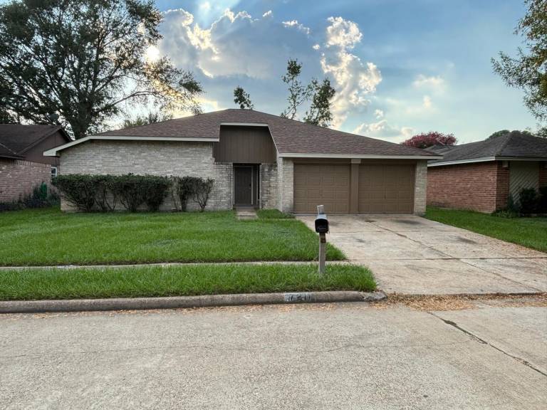 House Barker Cypress