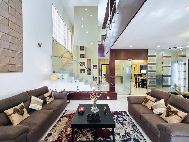 House  Madiwala Lake