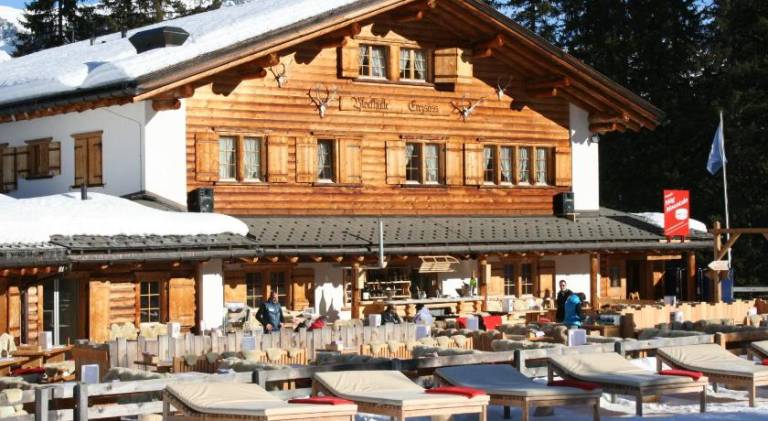 Lodge with yard, jacuzzi & patio in Klosters-Serneus