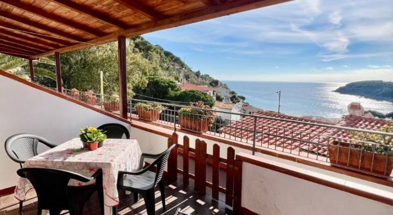 Holiday apartment with yard & patio | Good for workation in Campo nell'Elba