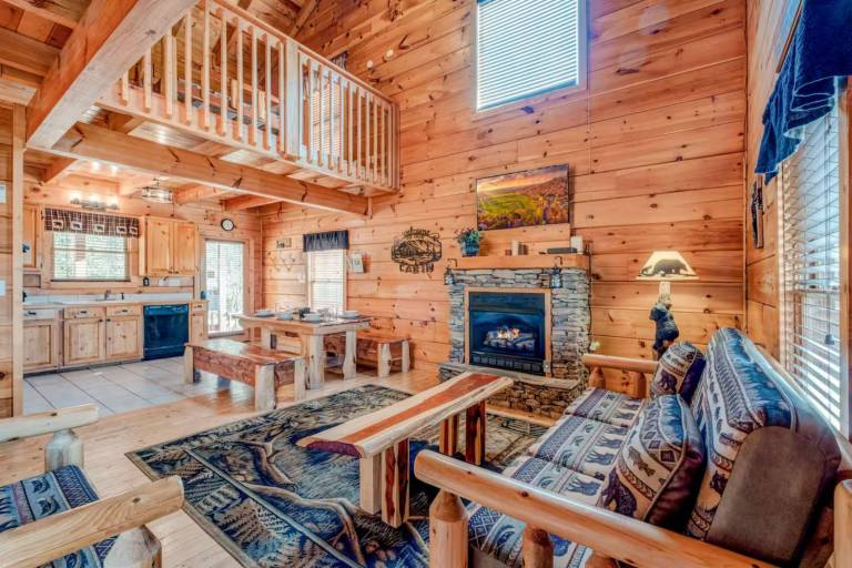 Nature's Hideaway - Retreat to Scenic Vistas, Hot Tub Soaks & Games Just 15 Minutes from Downtown! in Sevierville, TN