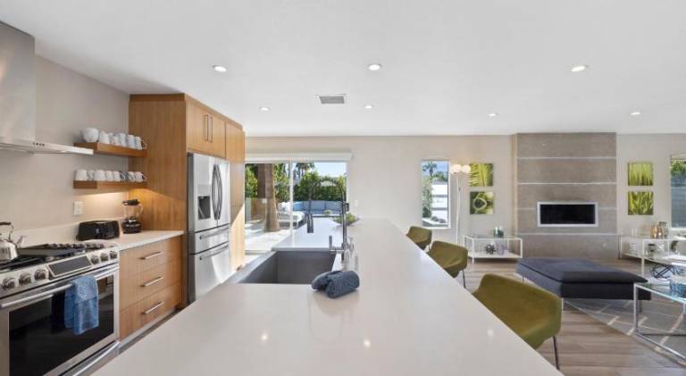 Vacation home with jacuzzi & pool — photo 4