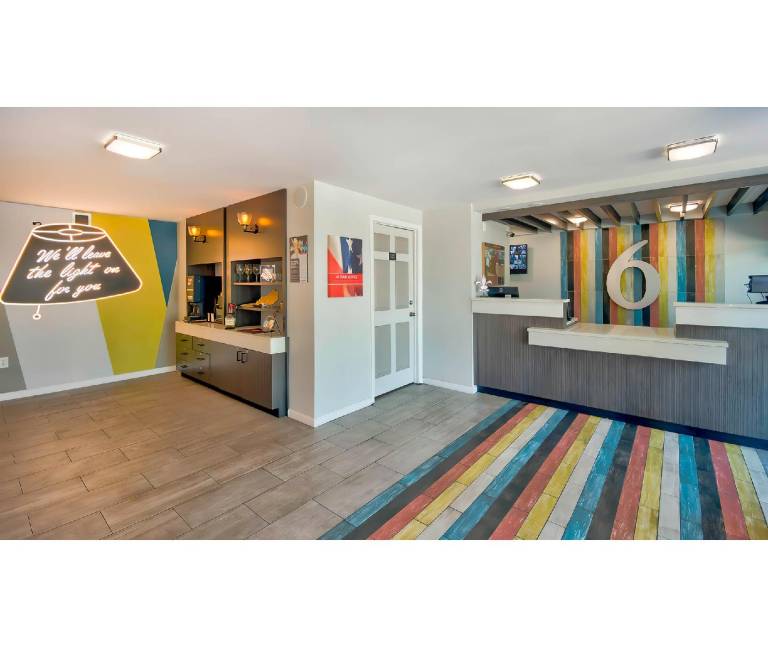 Motel 6 Louisville, KY - Airport - Fair Expo — photo 4