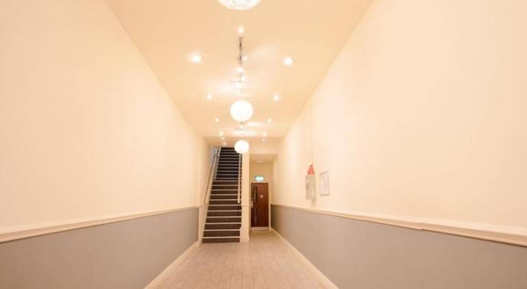 Beautiful apartment | Near Manchester Town Hall | Suitable for remote work | Pets allowed — photo 3