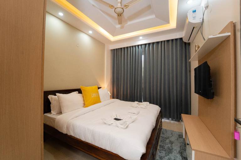 Lime Tree 2 Bhk Serviced Apartment Golf Course in Gurugram