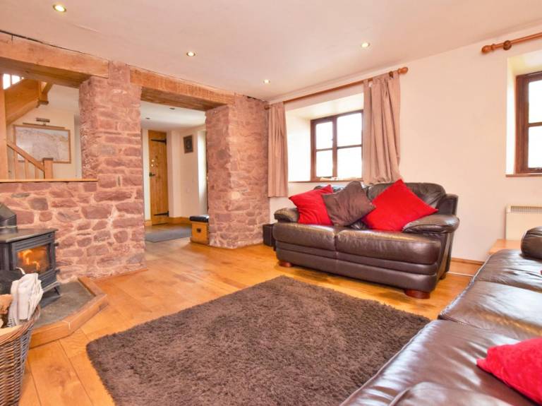 Cottage with yard | Pets are welcome in Minehead