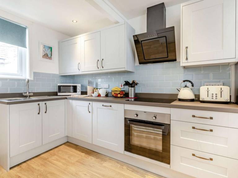 Cottage with 2 rooms for 4 persons — photo 3