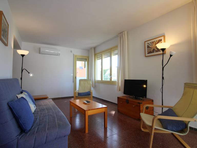 Fully equipped wonderful house with yard | Next to the beach | Pets allowed — photo 4
