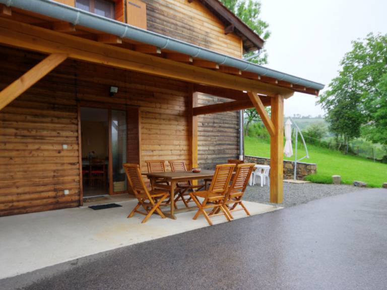 Cottage with grill & yard — photo 2