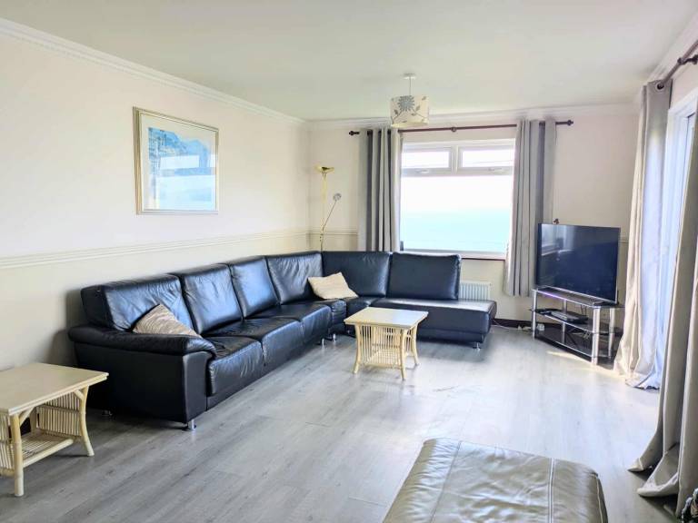 Porthleven Coastal Retreat with 5 Bedrooms — photo 3