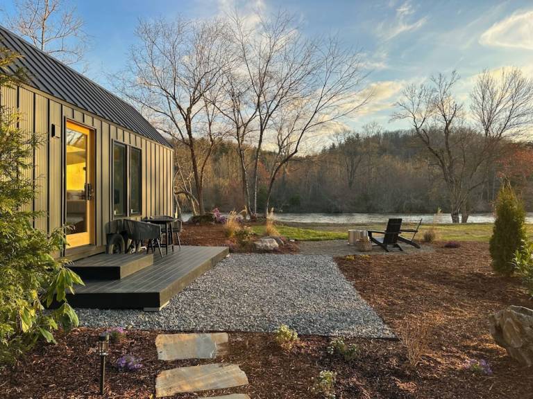 Cabin  Avery Creek