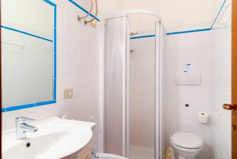 Family-oriented wonderful apartment with yard | Beach nearby | Pets are welcome — photo 4