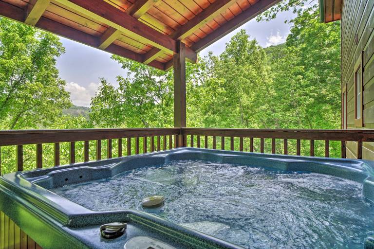 Saltwater Pool & Mtn-View Deck: Pigeon Forge Cabin — photo 2