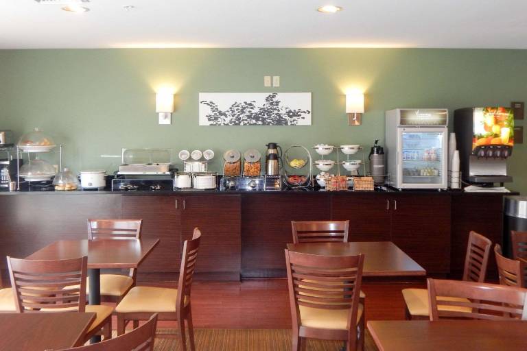 Sleep Inn & Suites Evergreen I-65 — photo 4