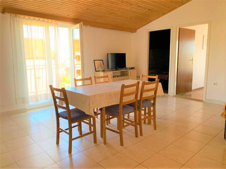Apartment with barbeque — photo 4