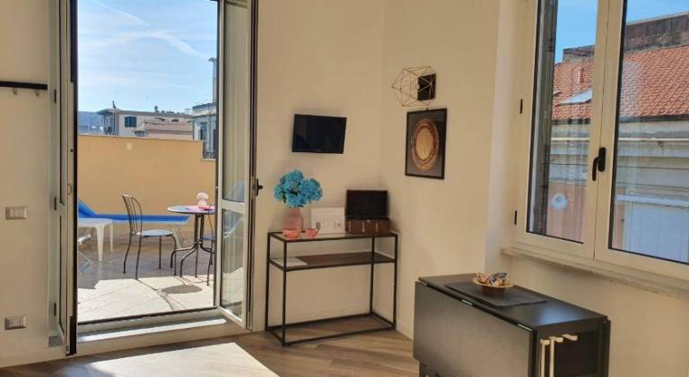 Holiday apartment with terrace | Close to Naples Cathedral — photo 2