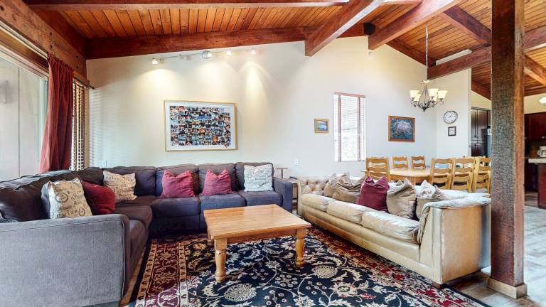 Fully equipped spacious condo with barbecue, sauna & heated pool | Close to the ski | Pet-friendly — photo 5