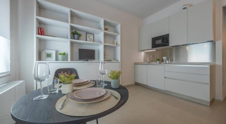 Serviced apartment with yard — photo 3