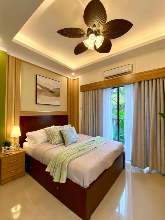 Villa with yard in Tagaytay